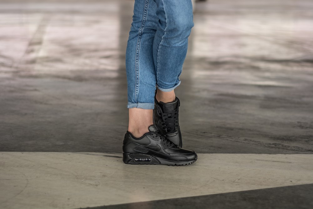 жаночая абутак Nike Air Max 90 czarne